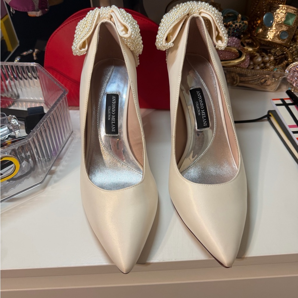 ANTONIO MELANI Cream Pearl Embellished Heels